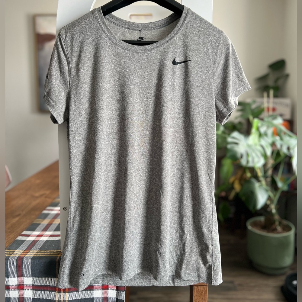 NWT The Nike Tee Dri-Fit Women’s Large